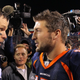Illustration for article titled Tom Brady Shows Tim Tebow What A Real Quarterback Looks Like